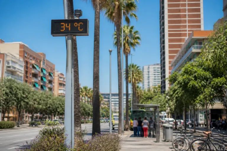 L'Hospitalet de Llobregat: jornada estable con máximas de 34 °C y brisas suaves