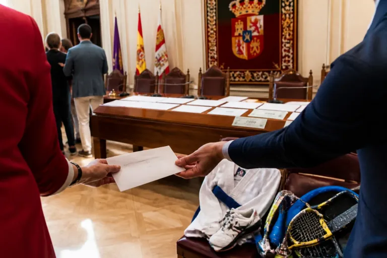 La Diputación adjudica 15 becas por 16.800 € para impulsar el deporte palentino