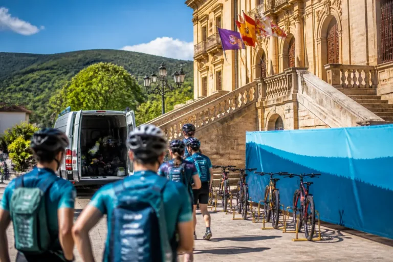 La Diputación de Soria renueva el patrocinio del equipo ciclista para promocionar la provincia