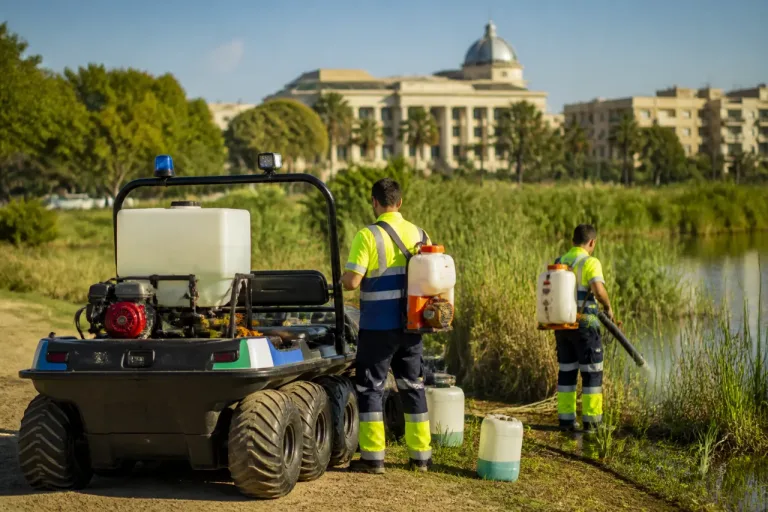 La Diputación intensifica la lucha contra los mosquitos con 3,3 M€ y un vehículo anfibio