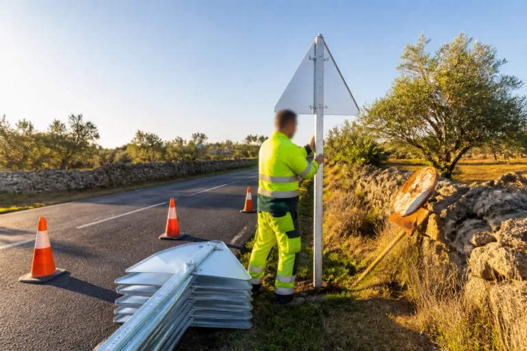 La Junta destina casi 349.000 € para renovar la señalización vertical en carreteras de Salamanca