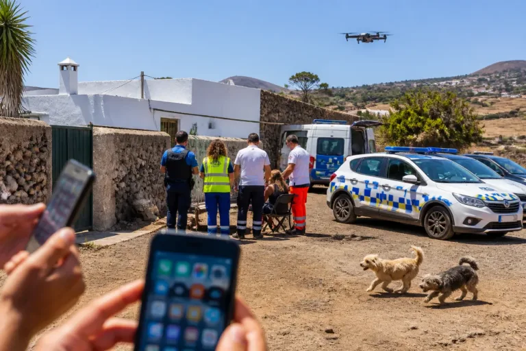 La Policía Local desmiente el bulo sobre 150 perros y protege a una familia de Telde