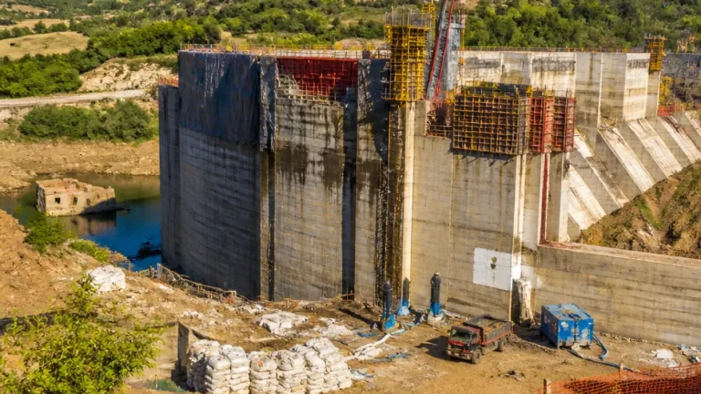 La presa de Castrovido sigue sin entrar en servicio tras más de dos décadas y 256 millones de euros invertidos