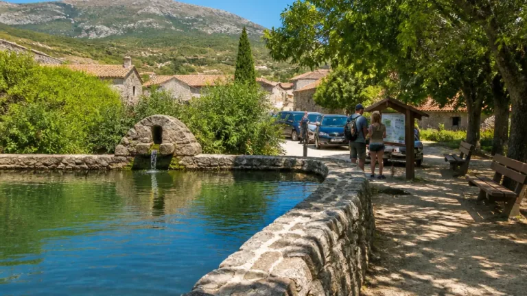 Laguna de Cañaveral de León: guía práctica para visitar la alberca histórica este verano