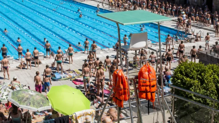Las piscinas municipales de Salamanca registran casi 39.000 usuarios en junio y refuerzan la vigilancia