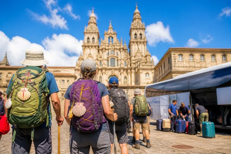 Llegada a Santiago de Compostela de un grupo de 49 peregrinos del Marquesado por el Camino Inglés