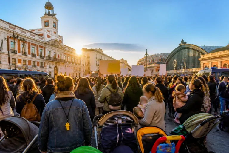 Madrid afronta la prolongación de la huelga de educadoras infantiles y su impacto en el inicio de curso