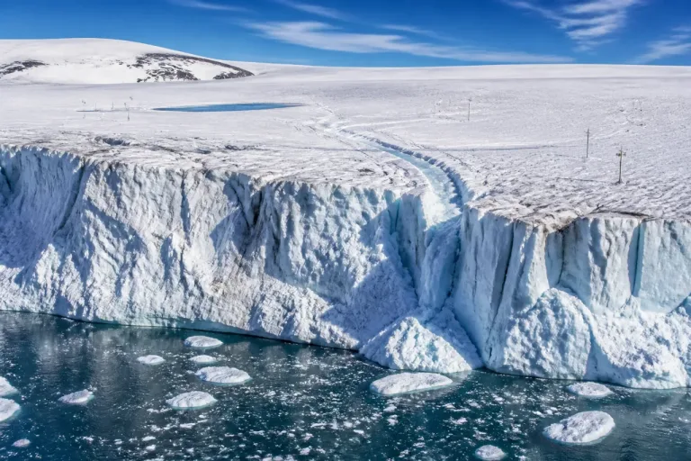 Un drenaje de lagos en Groenlandia acelera la pérdida de hielo y puede aumentar el nivel del mar