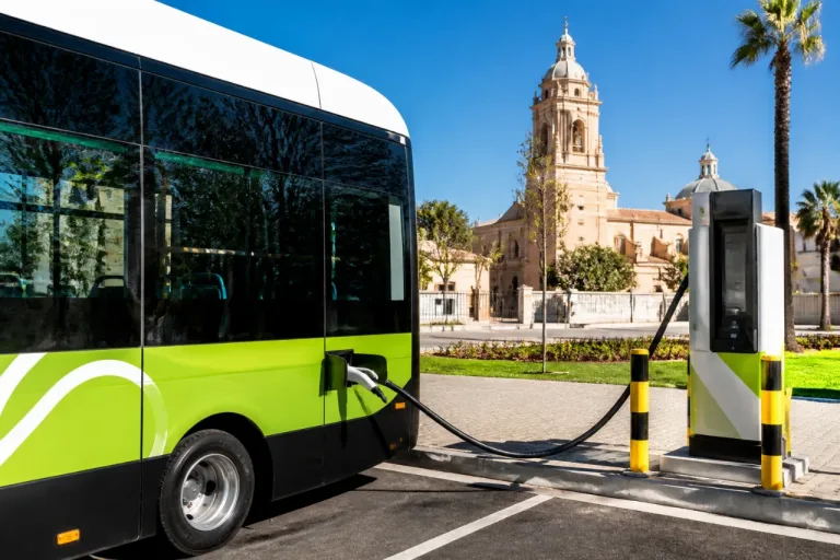 Molina de Segura estrena puntos de recarga para la flota eléctrica de Movibus