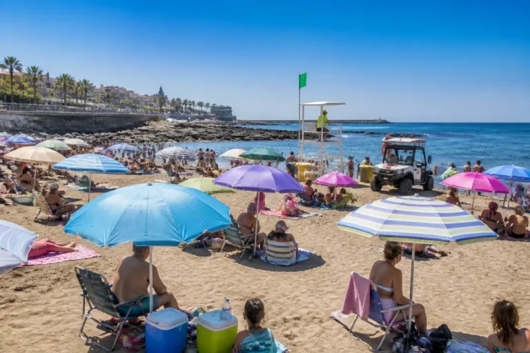 Ola de calor en Telde: playas al límite y llamamiento a la prudencia