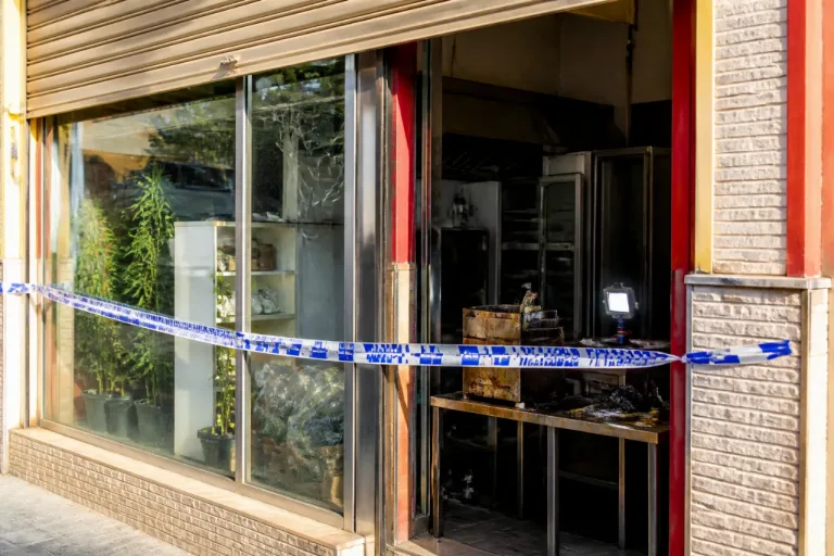 Operación en Granada endurece control: local de kebab precintado por drogas e irregularidades sanitarias