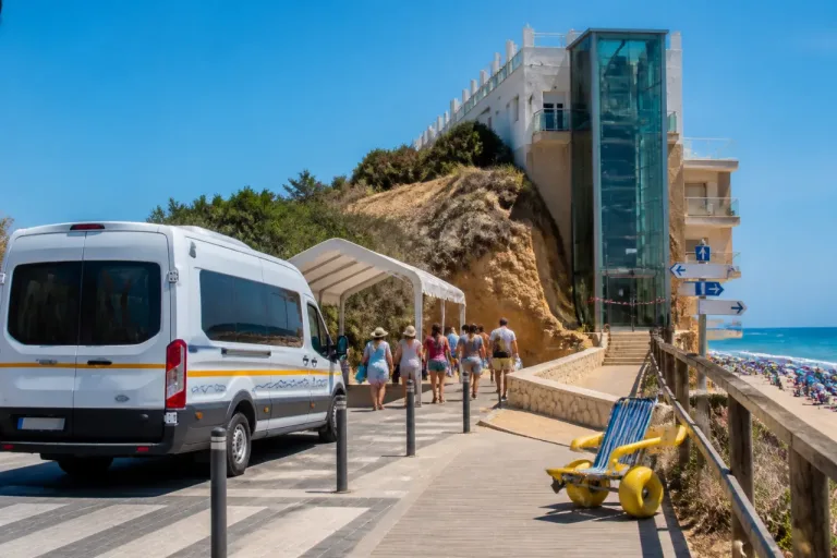 Orihuela habilitará una lanzadera a Barranco Rubio ante la falta de acceso por el ascensor averiado