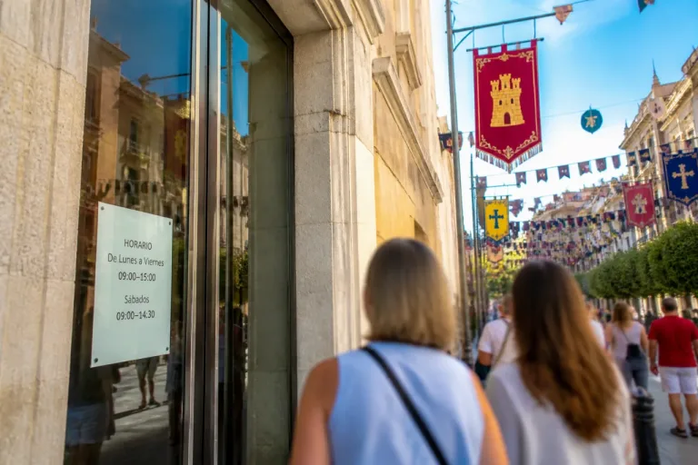 Orihuela recorta los horarios de sus museos en verano pese al aumento turístico