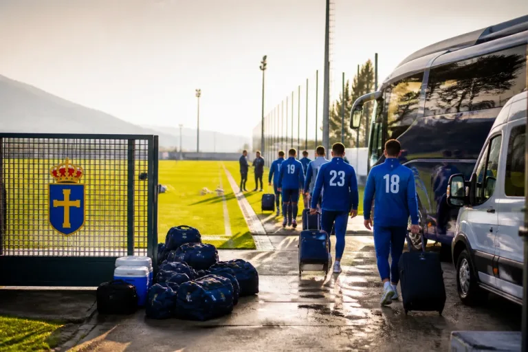 Oviedo: el Real Oviedo inicia la pretemporada 2026/27 con 27 jugadores citados
