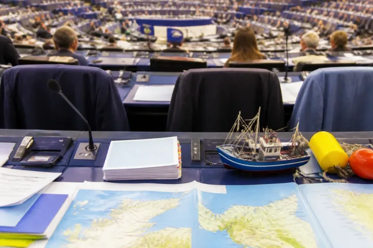 Eurodiputados gallegos exigen en Bruselas una revisión urgente y social de la Política Pesquera Común