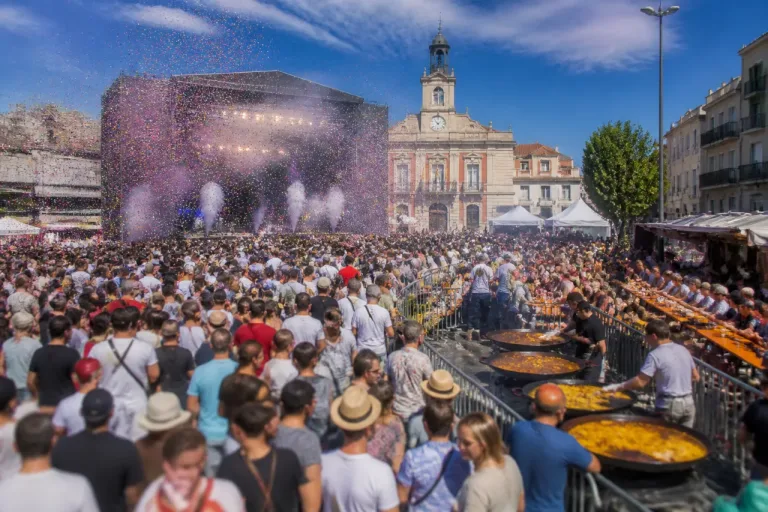 Récord de asistencia y ambiente festivo en la apertura del XIV VdB Rock de Venta de Baños