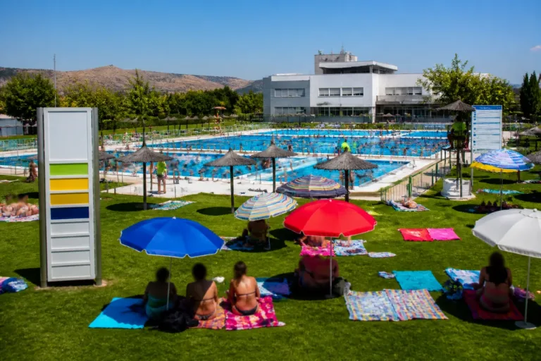 Récord de bañistas en las piscinas municipales de Jaén: más de 3.000 usuarios el fin de semana