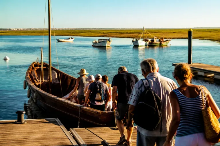 Regresa la Canoa de Punta Umbría: cinco salidas diarias y billetes a 5 euros este verano