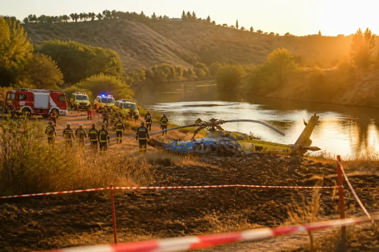 Salamanca: helicóptero cae en Villar de la Yegua durante labores de extinción