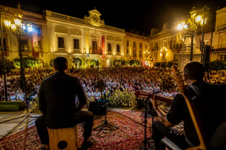 San Fernando celebra en la Plaza del Rey la segunda noche del homenaje a Camarón