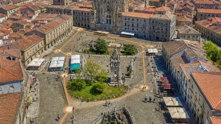 Santiago de Compostela reorganiza la visita al casco histórico: 17 claves para recorrer el anillo monumental
