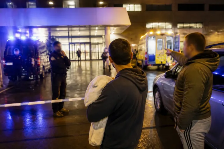 Localizan en Gandia al padre y a la recién nacida sustraída del hospital; la niña vuelve al centro