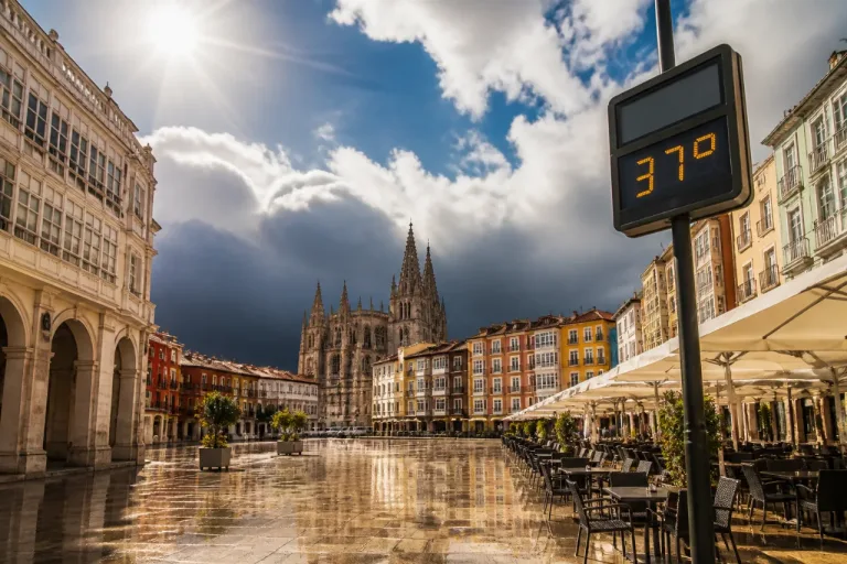 Subida de temperaturas en Burgos y riesgo de tormentas: AEMET anuncia hasta 39 ºC y lluvias el martes