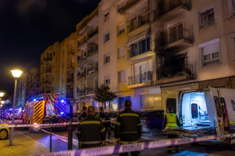 Mueren de forma violenta una mujer y su hija en un incendio en Mijas; la Guardia Civil abre investigación