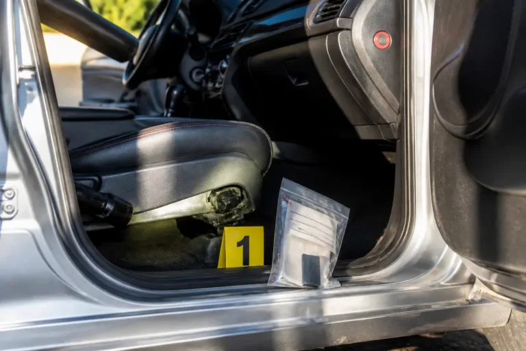 Detenido en Zaragoza por colocar un geolocalizador oculto en el coche de su exmujer