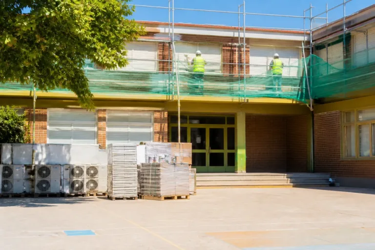Torrejón de Ardoz impulsa mejoras en 21 colegios públicos con 750.000 euros este verano