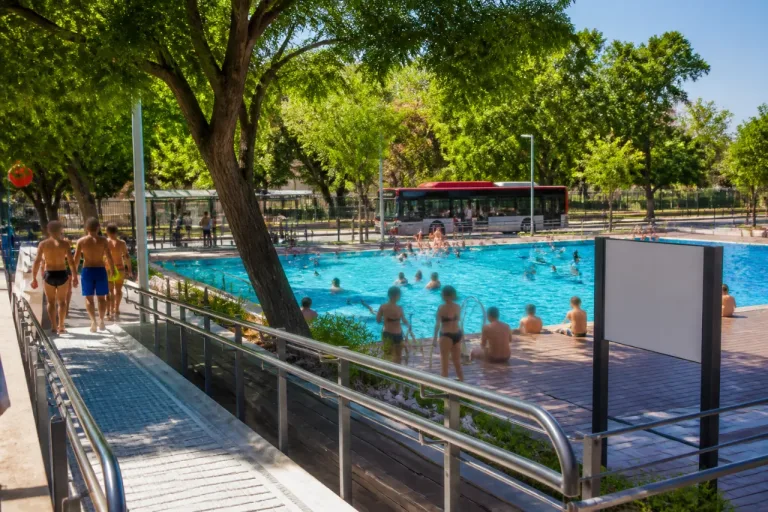 Torrent abre la Piscina Parc Vedat con récord de asistencia y mejoras de seguridad