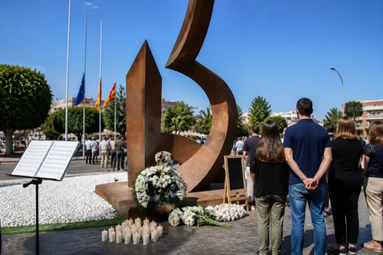 Torrent renueva su compromiso con la memoria de Metrovalencia en el 20º aniversario