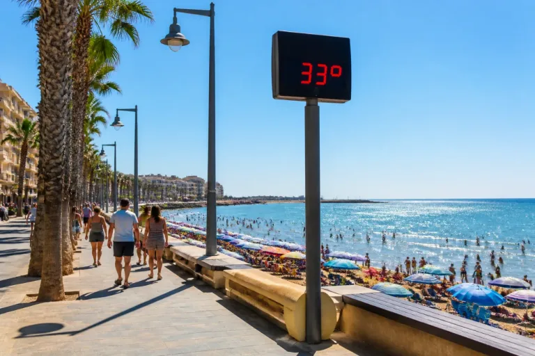 Torrevieja afronta una semana de sol y calor con máximas próximas a 33 °C