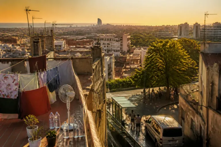 Un estudio sitúa 39 municipios de Barcelona en riesgo por el calor extremo y advierte desigualdad térmica