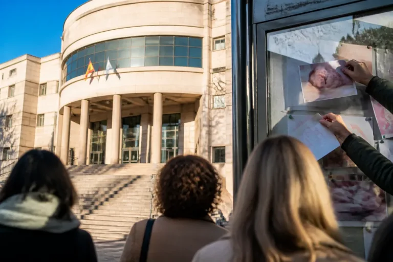 Un juzgado de A Coruña obliga a un despacho a retirar publicidad sobre gestación por sustitución