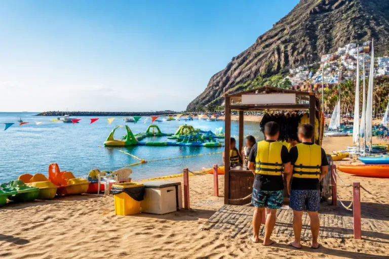 Un parque de colchonetas abre en Las Teresitas con horarios, precios y medidas de seguridad