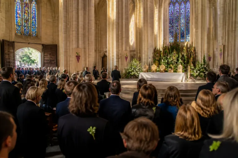 Valladolid despide en la Catedral al bodeguero Iván Sanz y a su familia