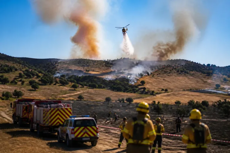 Varios incendios activos en la provincia de Zamora obligan a movilizar medios terrestres y aéreos