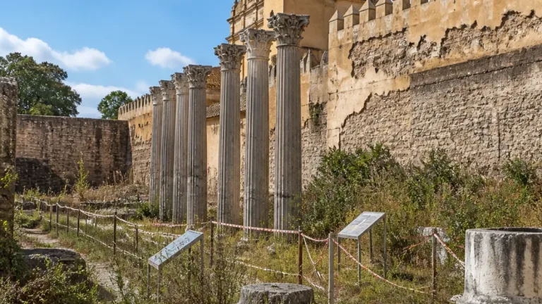 Vecinos y partidos alertan del abandono del Templo Romano en Córdoba