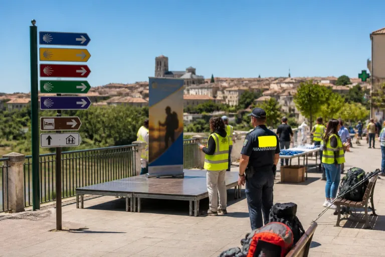 Zamora refuerza la protección de peregrinas en el Camino con la campaña ‘No caminas sola’
