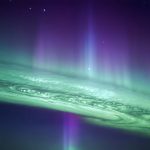 Bländande Ljusdans: Jupiter’s Aurorers Förvånande Raseri